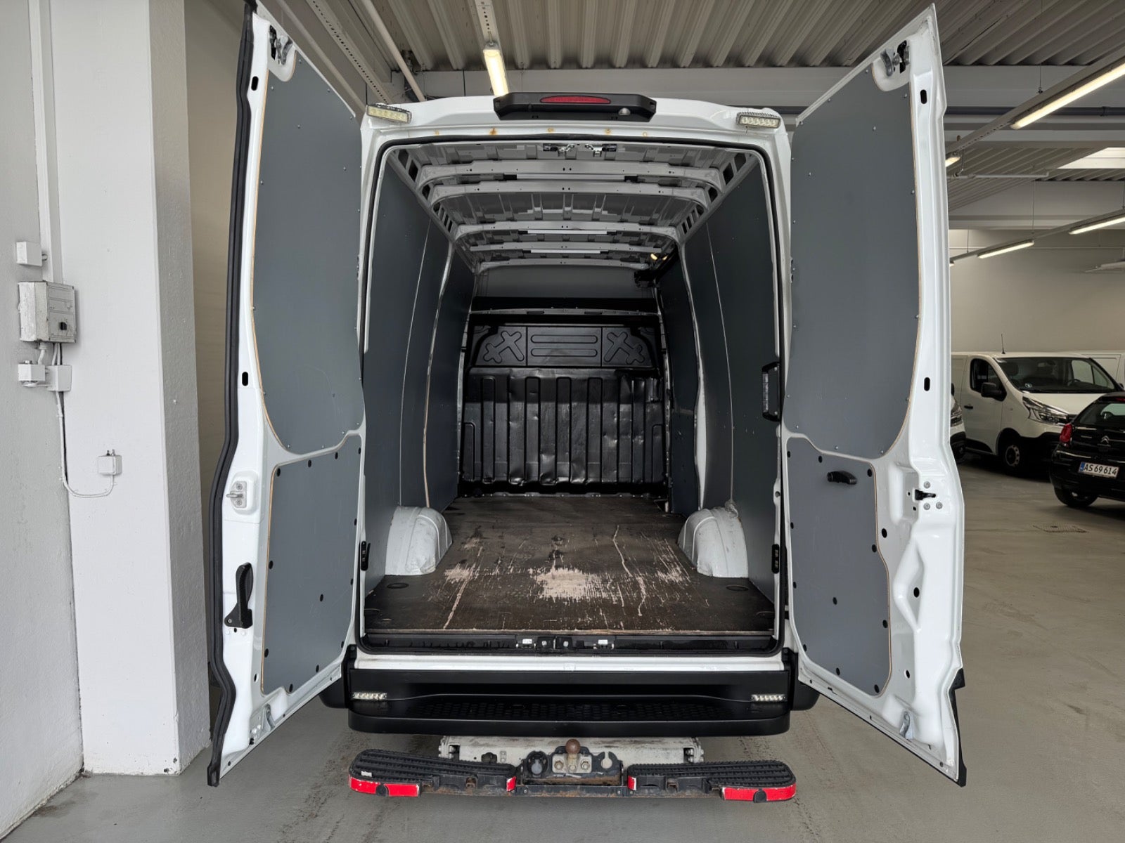 Billede af Iveco Daily 2,3 35S16 12m³ Van AG8