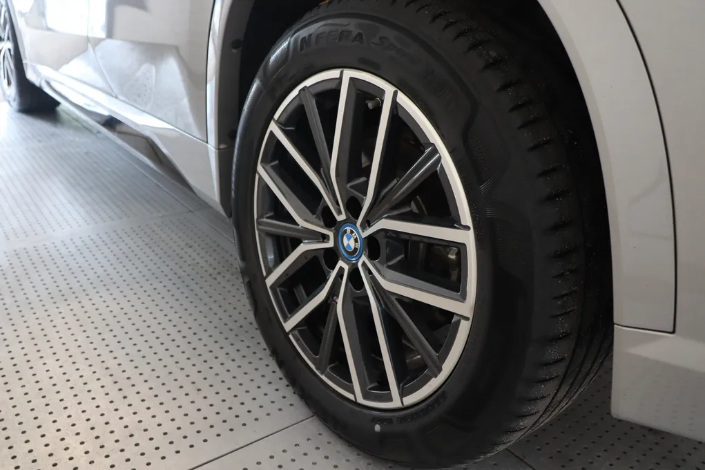 BMW iX1 xDrive30 M-Sport Premium