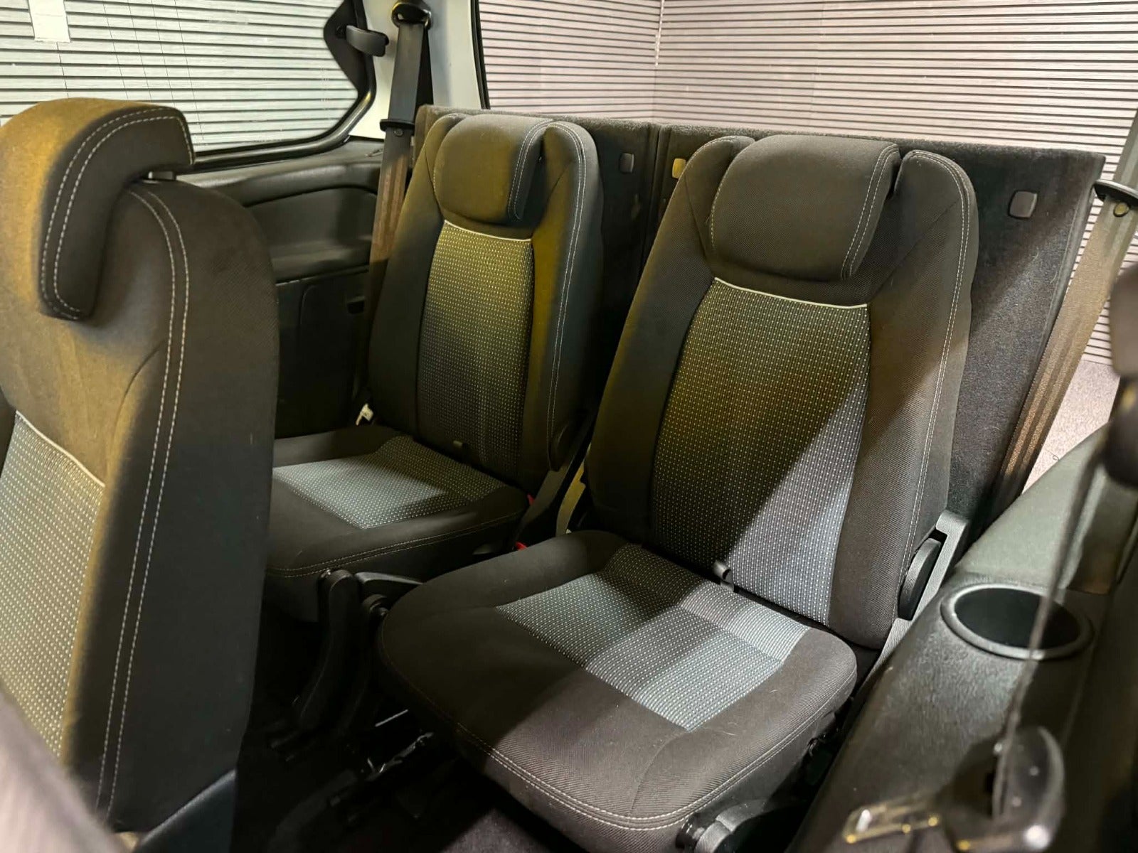 Billede af Ford Galaxy 2,0 TDCi 140 Ghia aut. 7prs