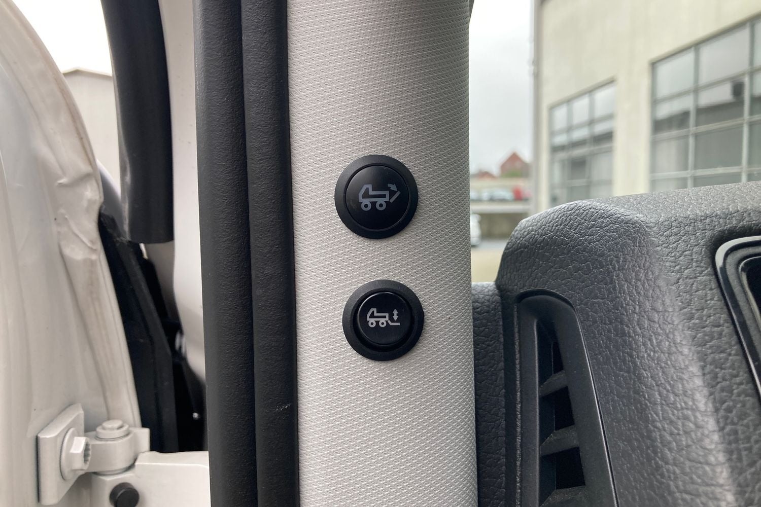 Billede af VW Crafter 35 2,0 TDi 140 Alukasse m/lift aut.