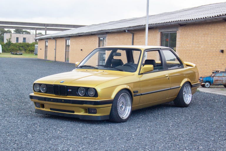 BMW 320i 