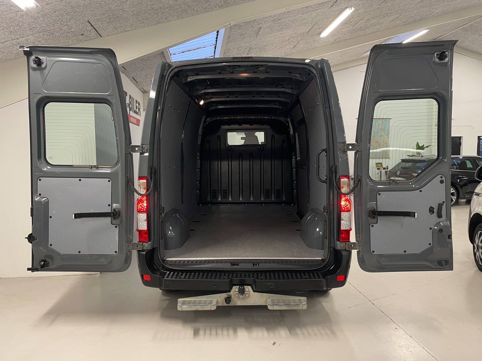 Billede af Renault Master IV T35 2,3 dCi 150 L2H2 Kassevogn aut.