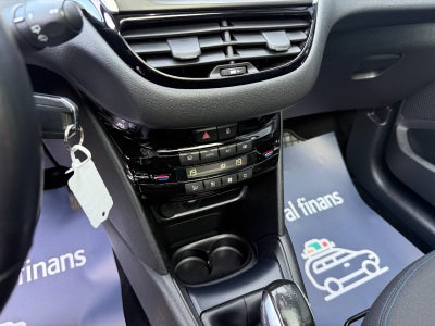 Peugeot 208 PureTech 82 Signature Sky Van