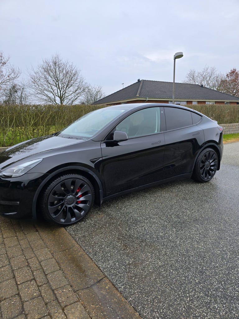 Tesla Model Y Performance AWD