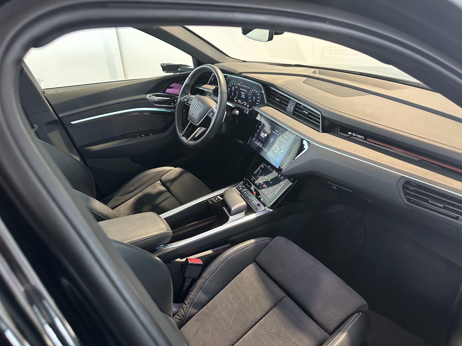 Audi Q8 e-tron 55 S-line Sportback quattro 5d - 6