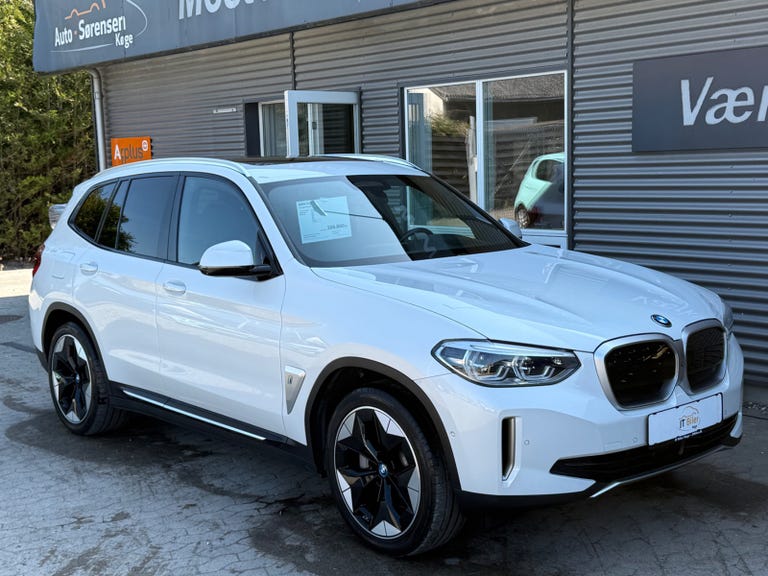 BMW iX3 Charged Plus