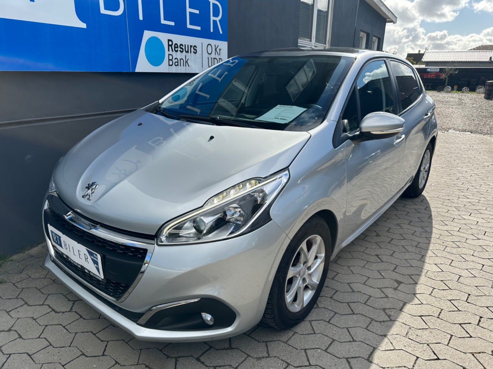 Peugeot 208 2016