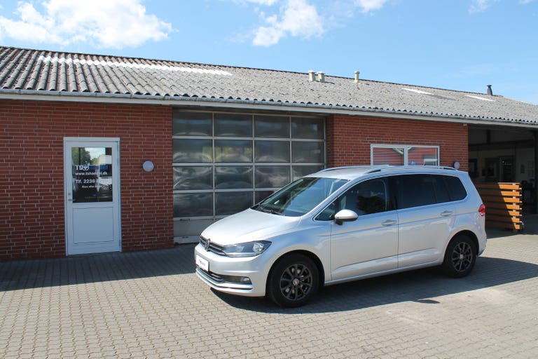VW Touran TDi 150 R-line DSG Van