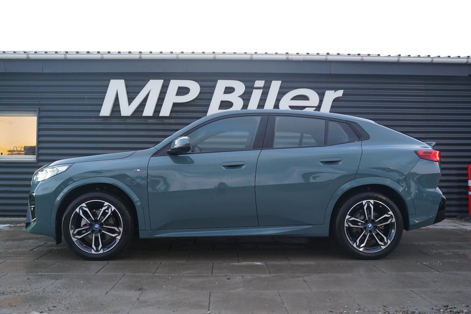 Billede af BMW iX2  eDrive20 M-Sport