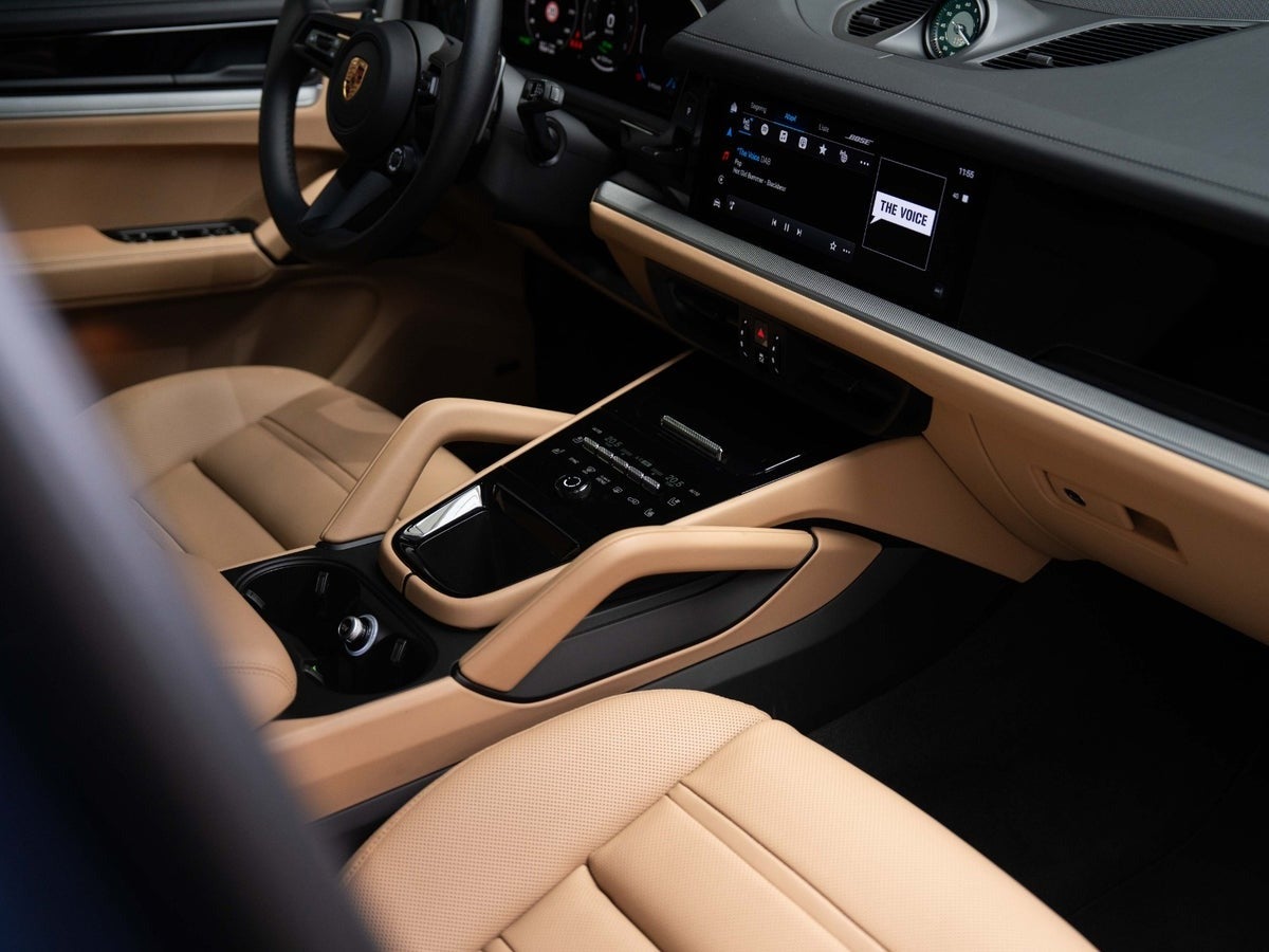 Gallery image 17 of 18