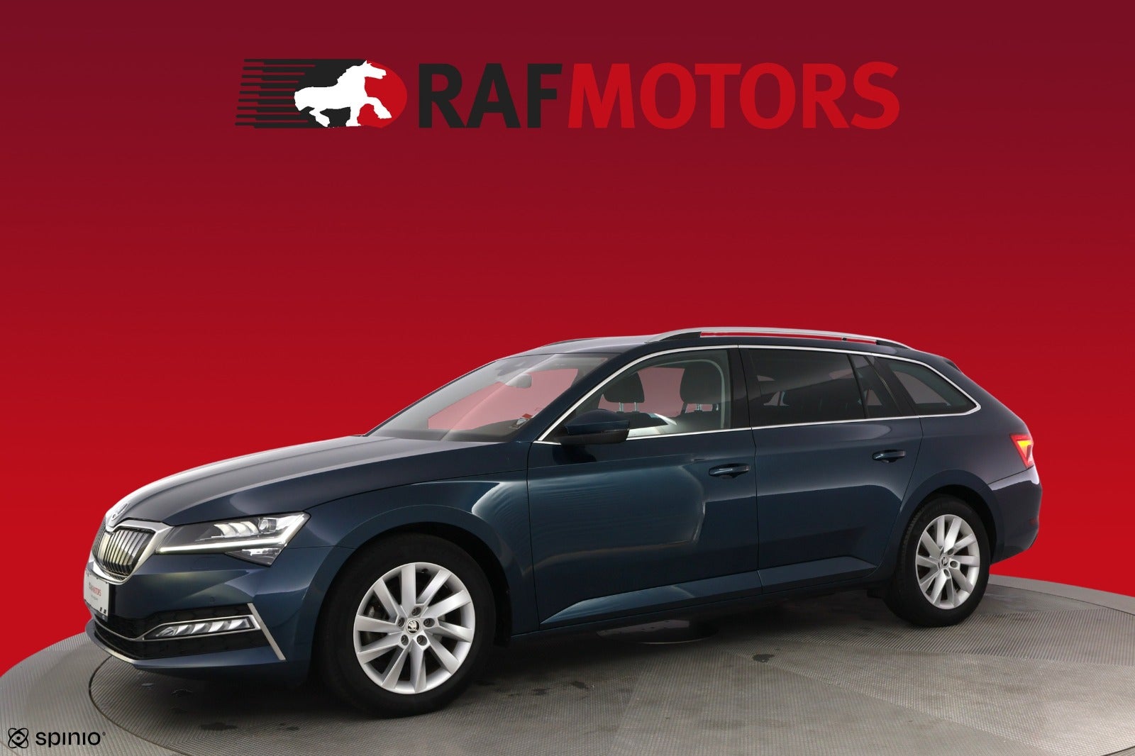 Skoda Superb TSi iV Plus Combi DSG