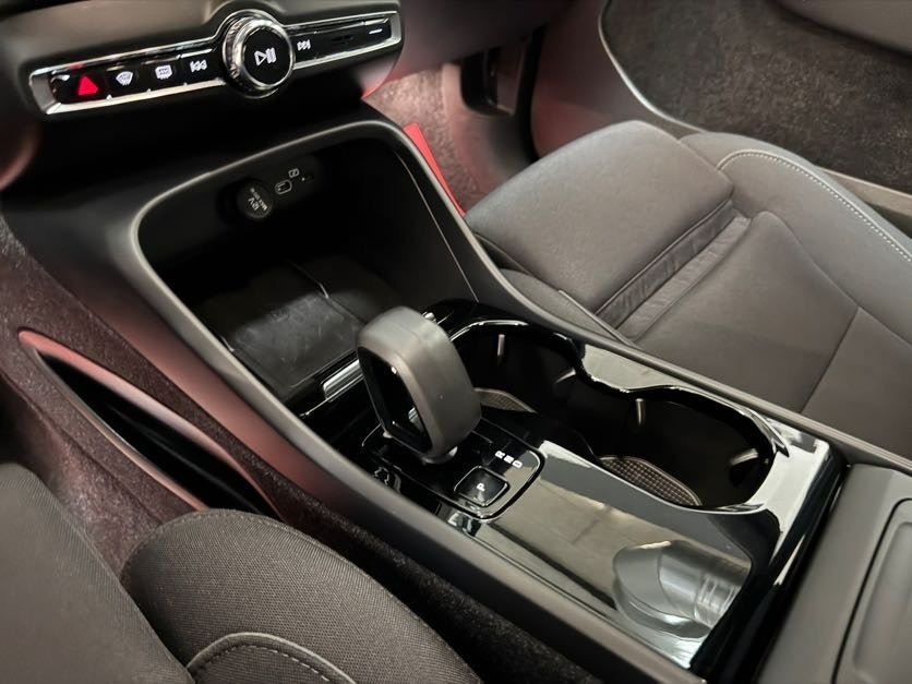 Volvo XC40 P6 ReCharge Core
