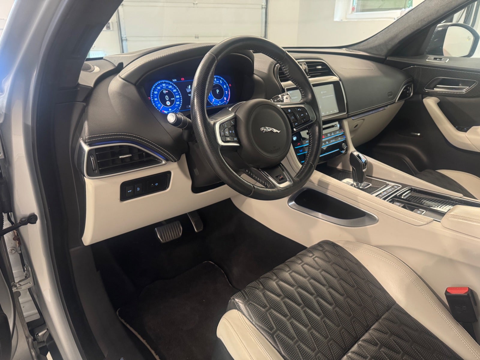 Jaguar – F-Pace