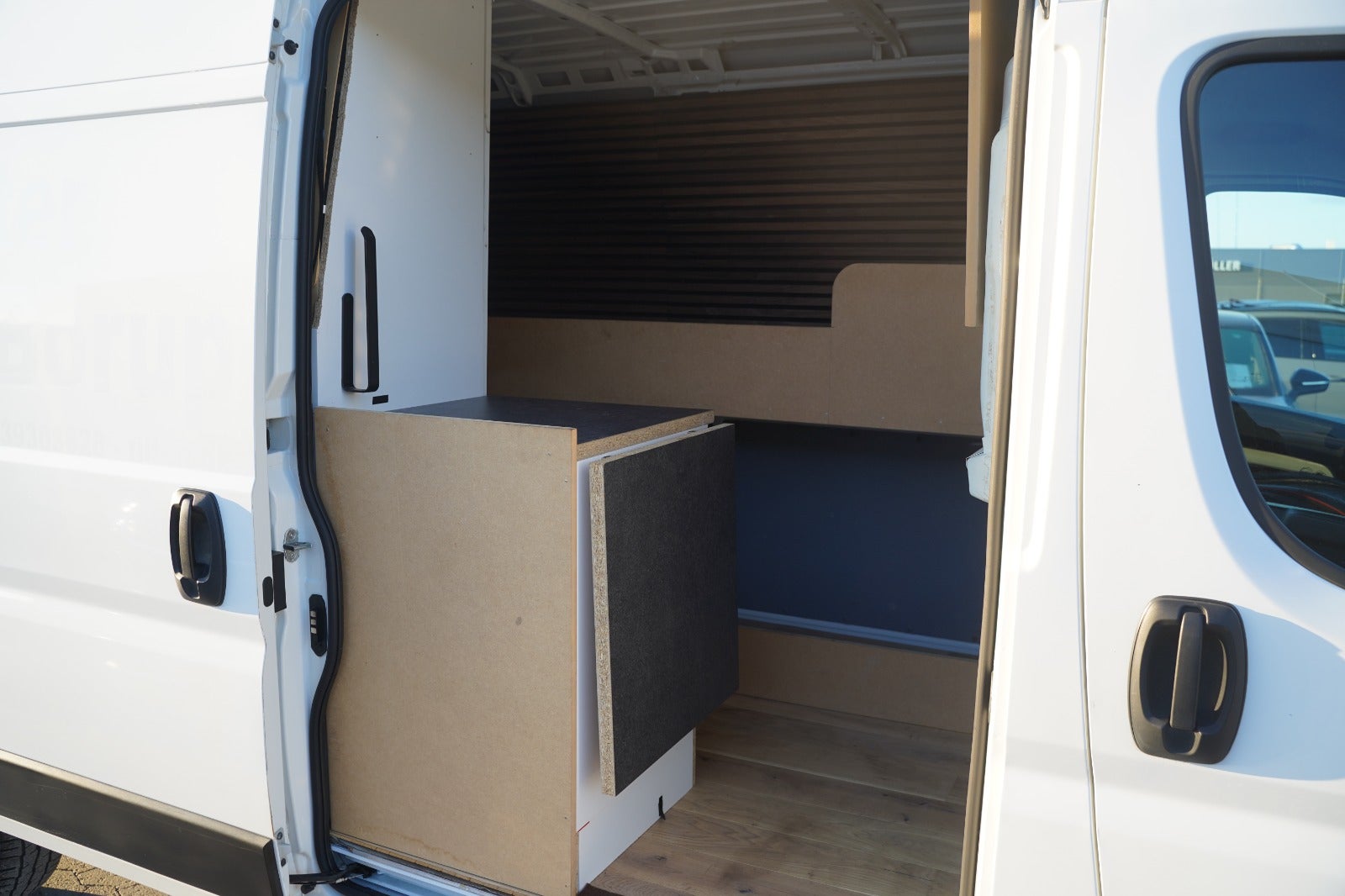 Billede af Citroën Jumper 35+ 2,2 BlueHDi 165 L3H2 FlexLine+