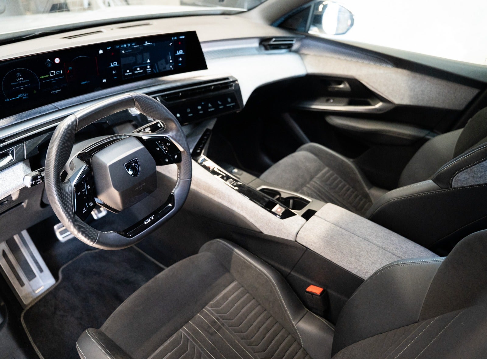 Billede af Peugeot e-3008 77 GT Pack