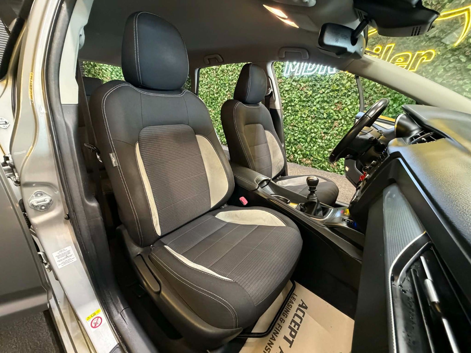 Billede af Toyota Avensis 1,8 VVT-i T2 Touring Sports