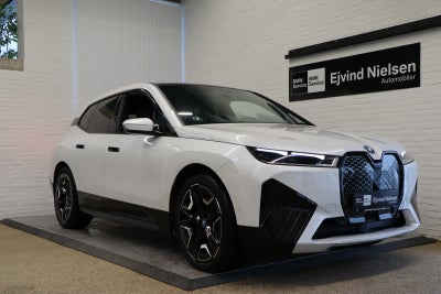 BMW iX xDrive40 Fully Charged