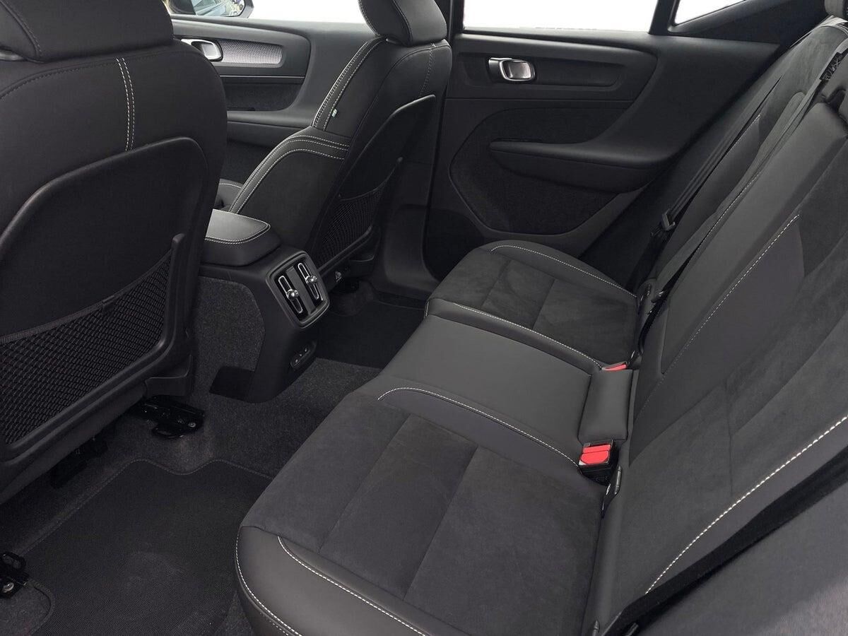 Volvo EX40 Extended Range Black Edition billede 12