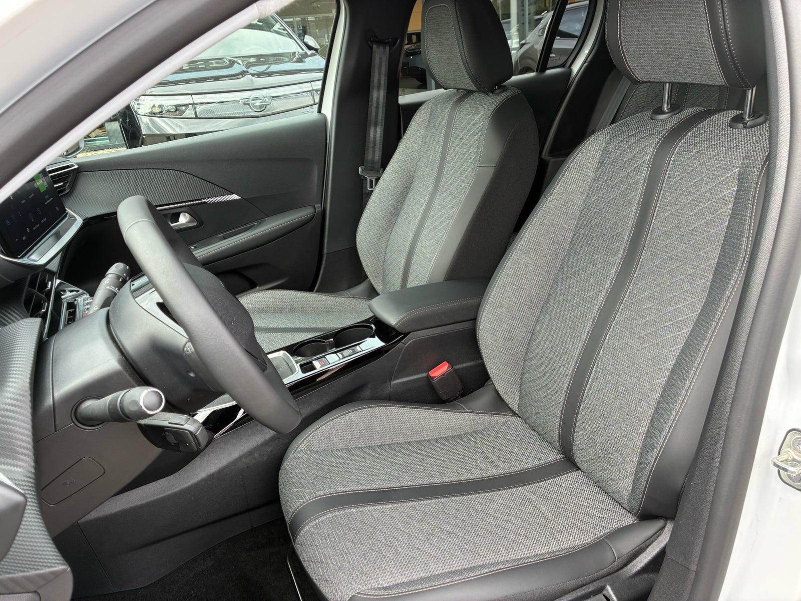 Billede af Peugeot 208 1,2 PureTech 100 Allure+