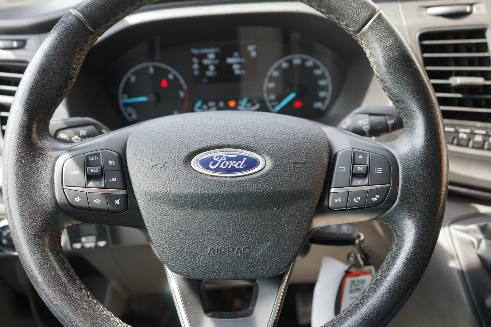 Billede af Ford Transit Custom 320L 2,0 TDCi 130 Trend