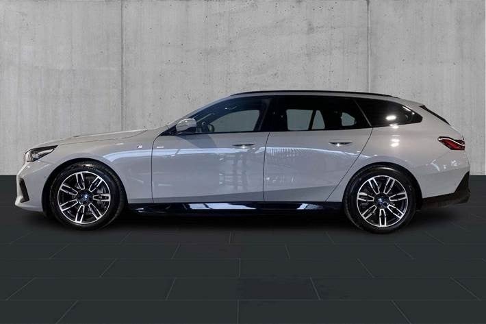 BMW i5 eDrive40 Touring M-Sport 2025