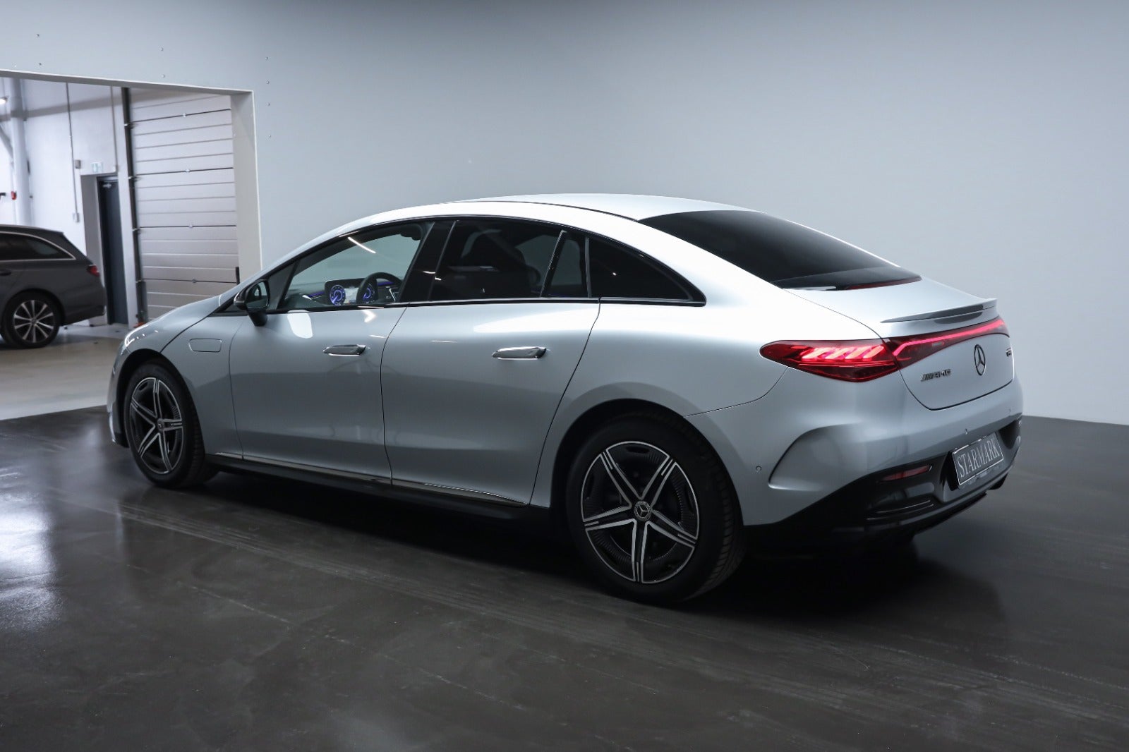 Mercedes-Benz EQE 350 (3/8)