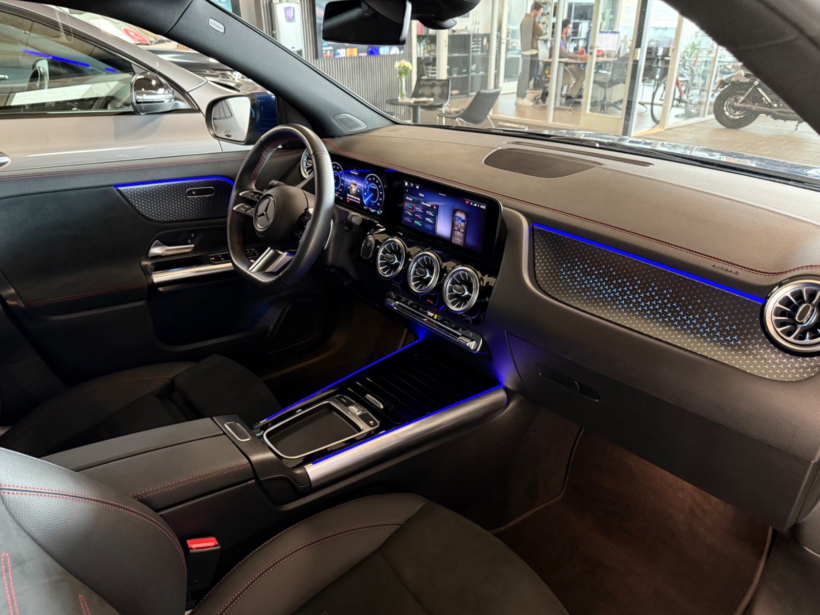 Billede af Mercedes EQA350  AMG Line 4Matic