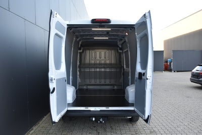 Peugeot Boxer 335 BlueHDi 140 L2H2 Premium EAT8