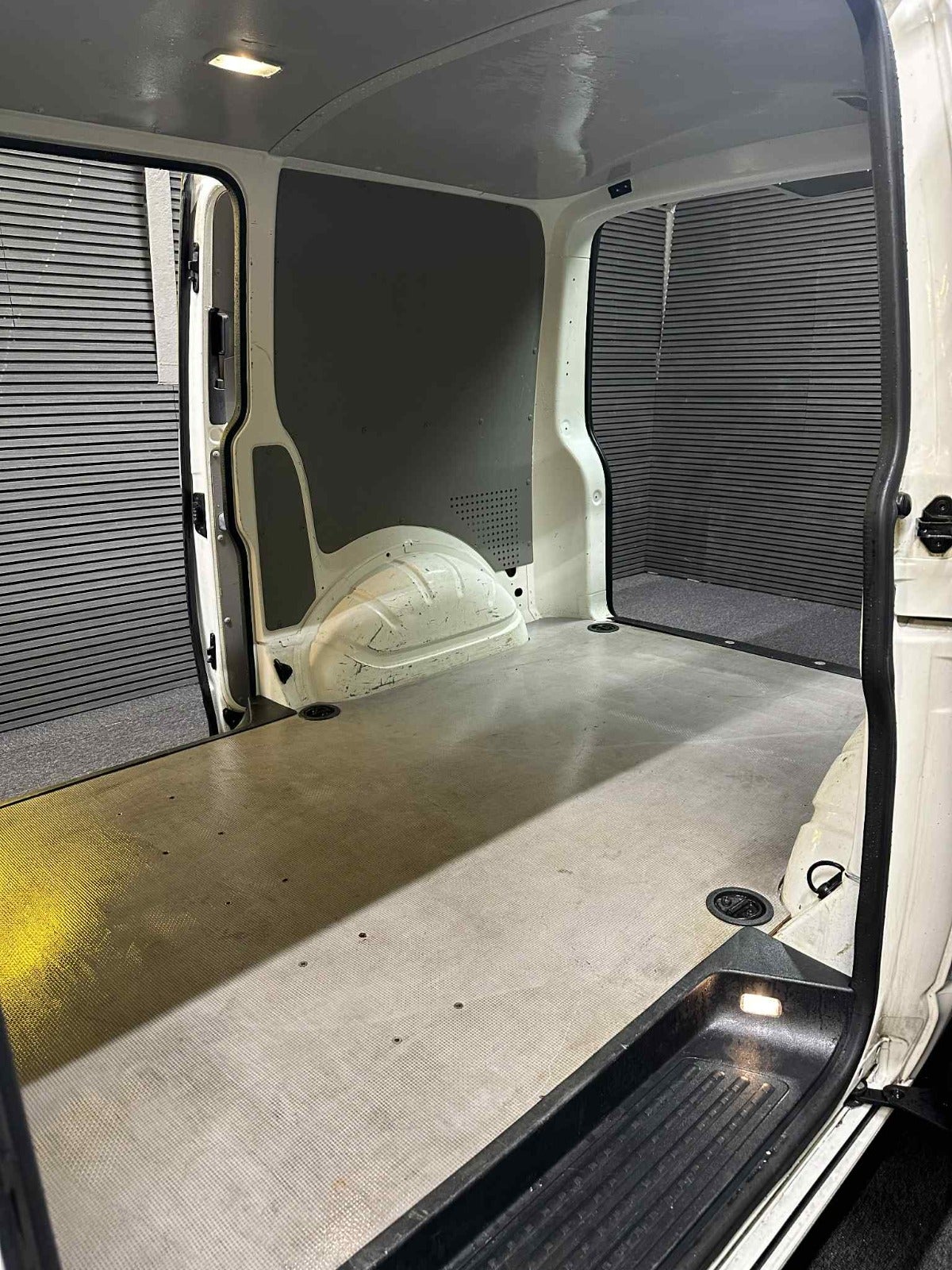 Billede af VW Transporter 2,0 TDi 114 Kassevogn kort BM