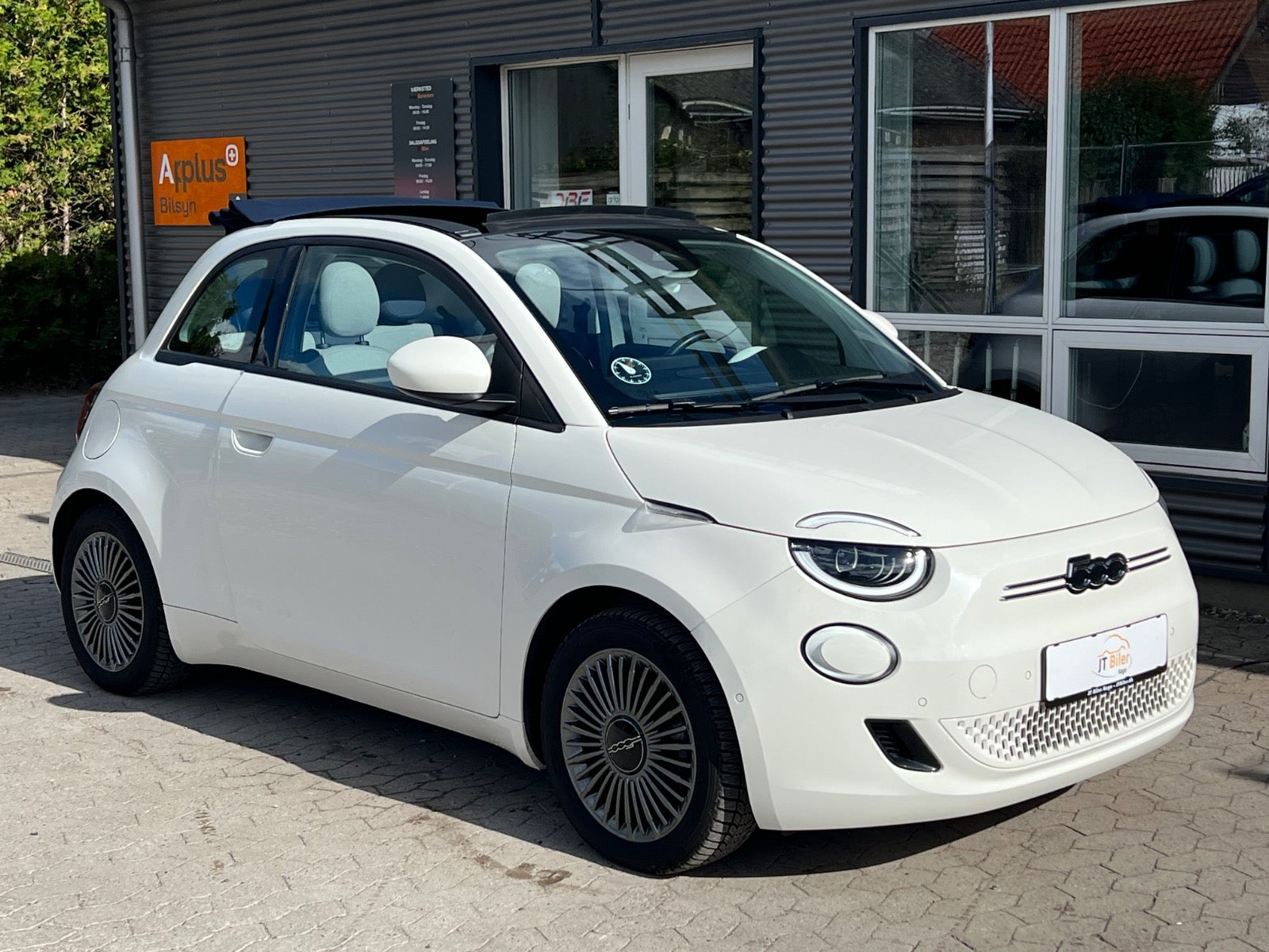 Fiat 500e Icon Cabrio