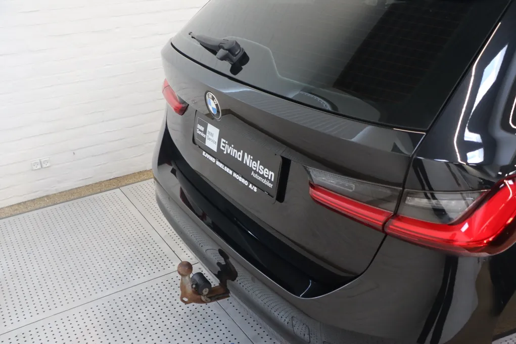 BMW 330e Touring Sport Line aut.