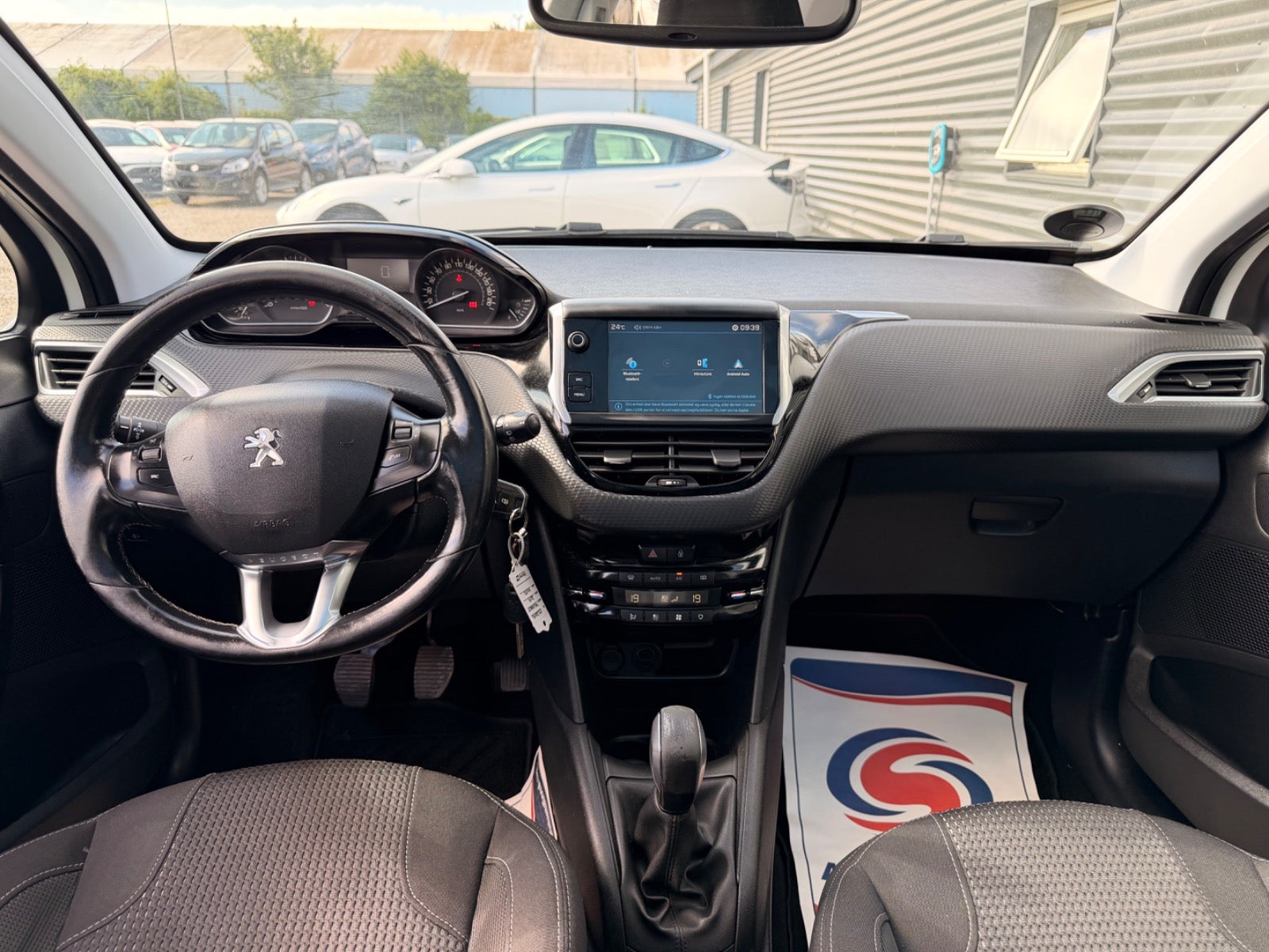 Billede af Peugeot 208 1,2 PureTech 82 Signature Sky