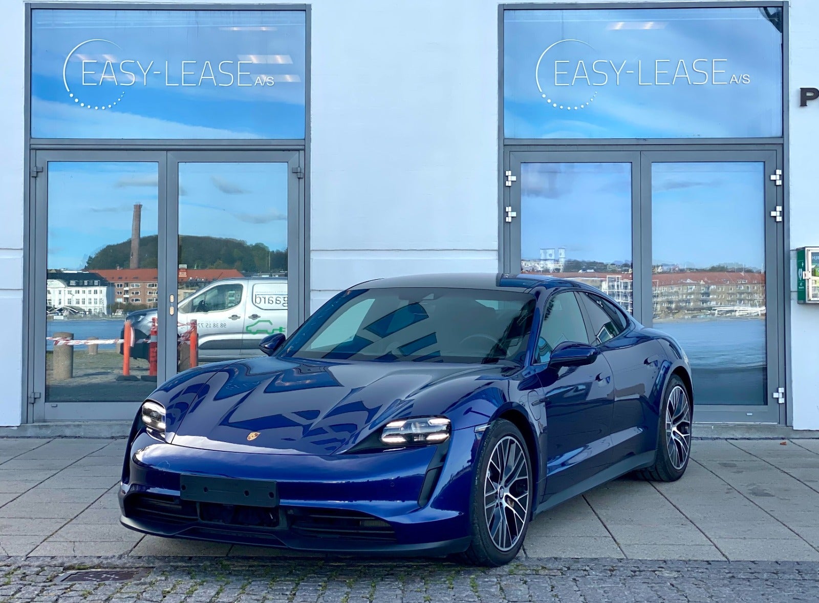 Porsche Taycan 4S  Performance+