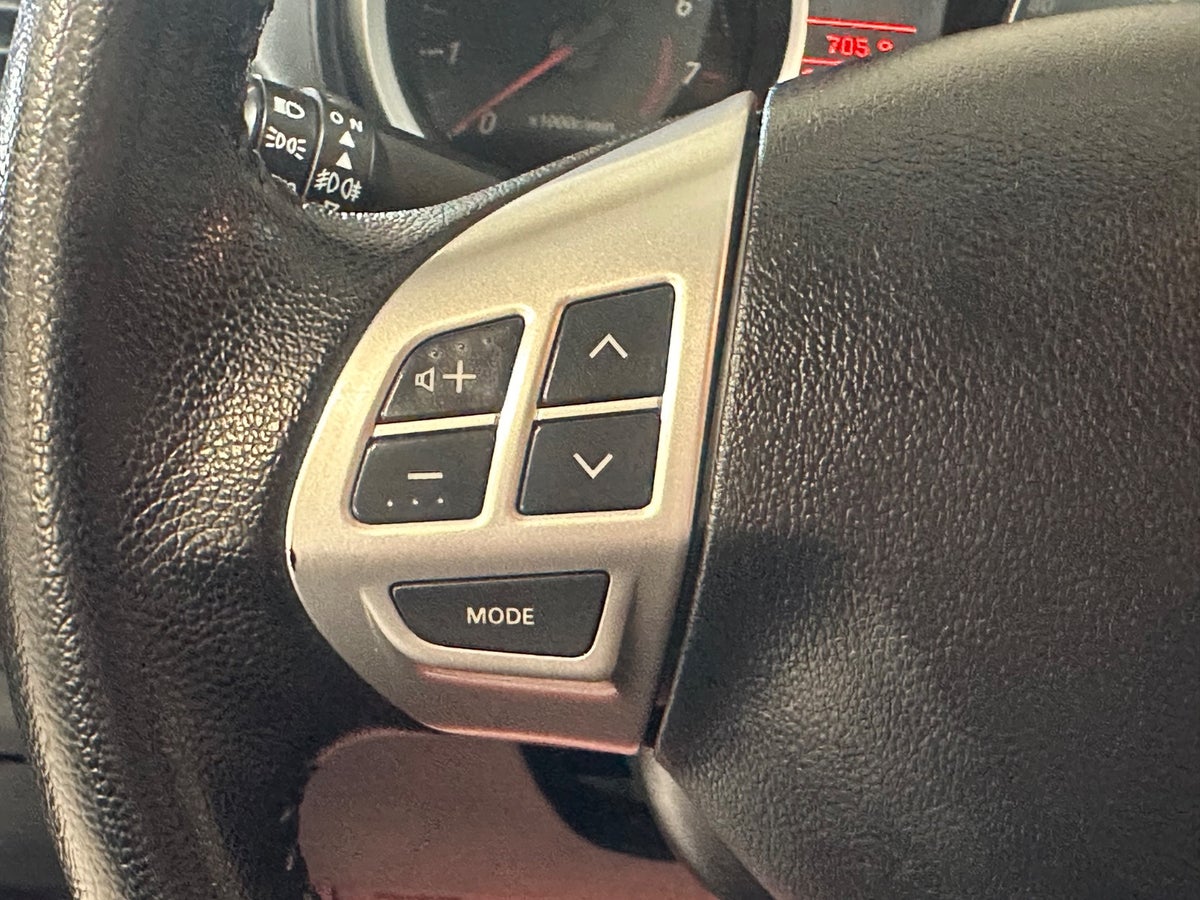 Mitsubishi Lancer Invite SportBack
