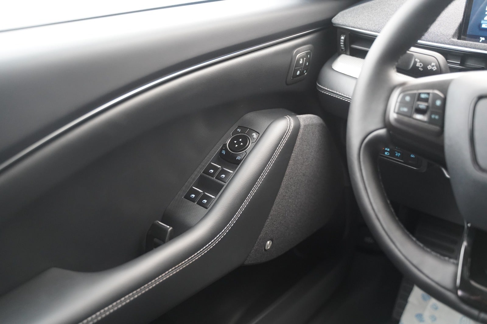 Billede af Ford Mustang Mach-E 78 Standard Range