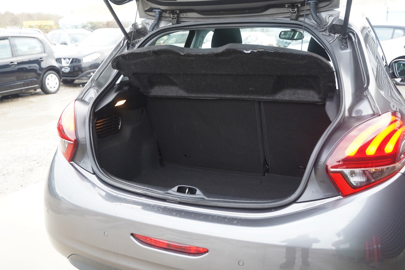 Billede af Peugeot 208 1,5 BlueHDi 100 Like Sky