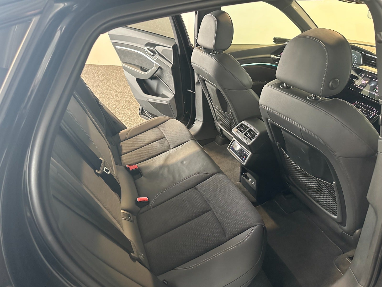 Audi Q8 e-tron 55 S-line Sportback quattro 5d - 8