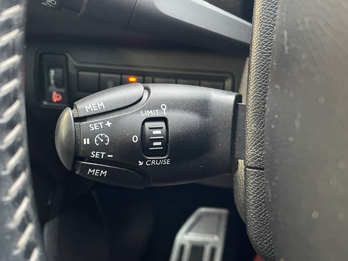 Billede af Peugeot 308 1,6 BlueHDi 120 Allure Sky SW