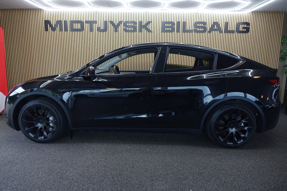 Tesla Model Y, Billede 2