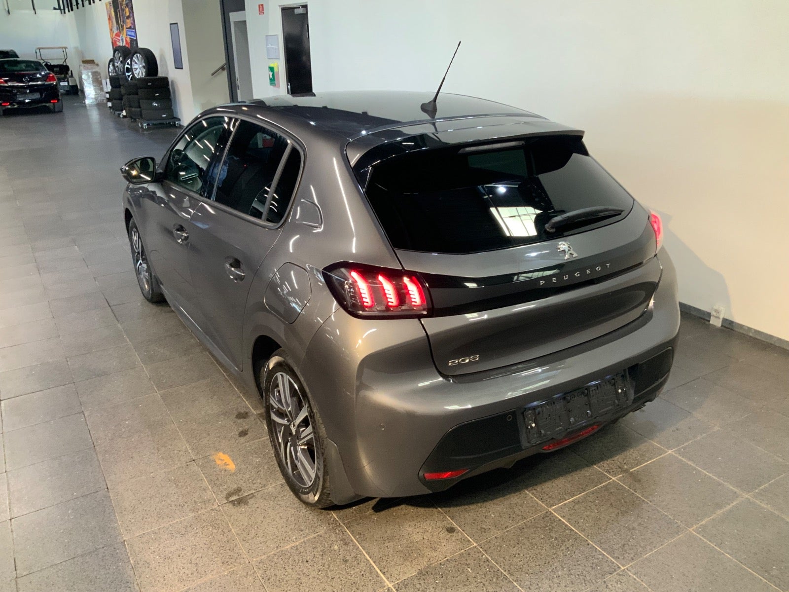 Peugeot 208