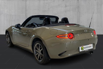 Mazda MX-5 SkyActiv-G 132 Roadster Exclusive-Line - 2
