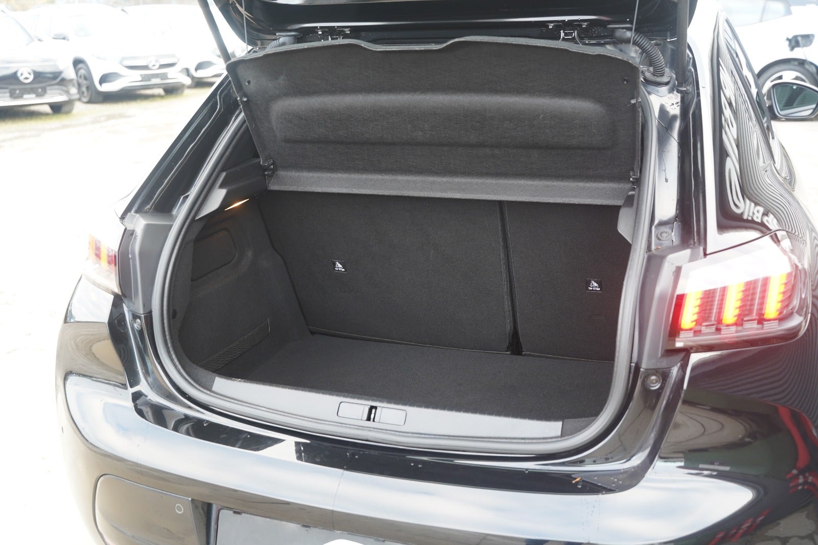 Billede af Peugeot 208 1,5 BlueHDi 100 Allure Sky