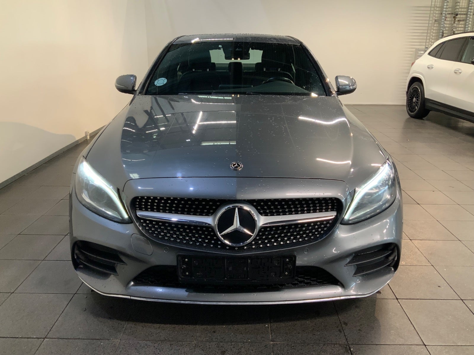 Mercedes-Benz C 300 (2/8)
