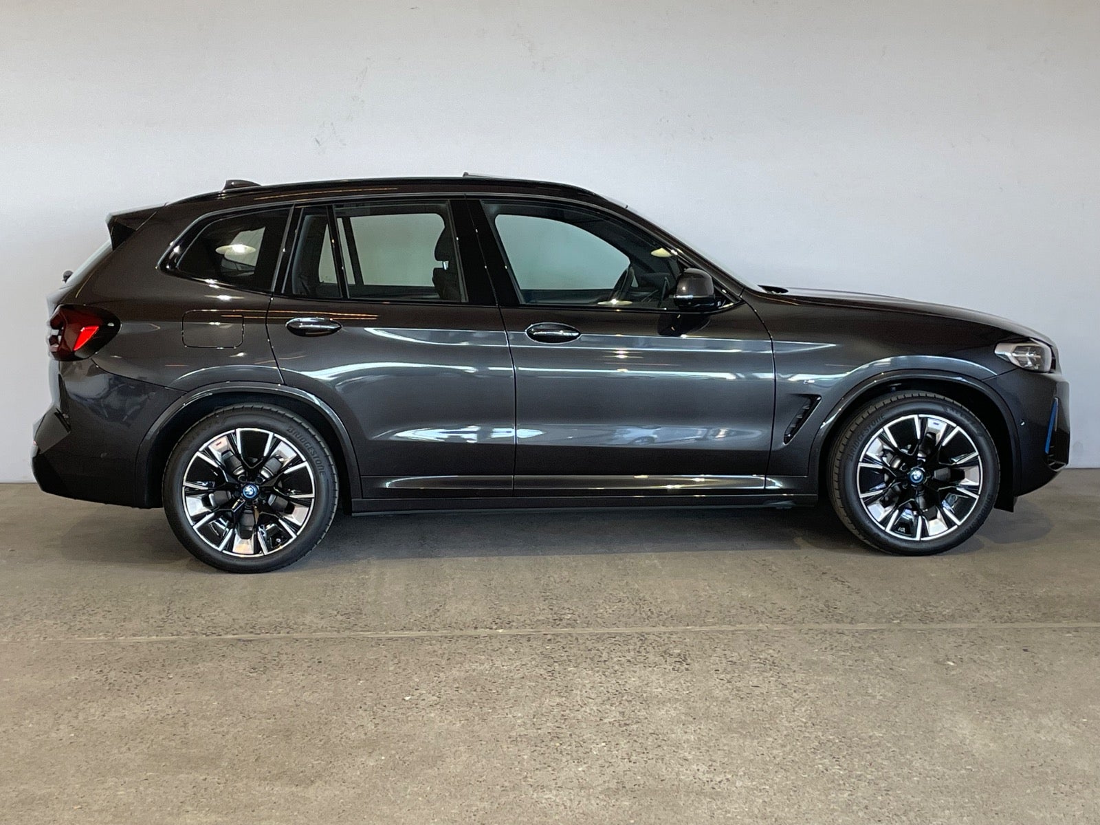 BMW iX3 Charged Plus M-Sport