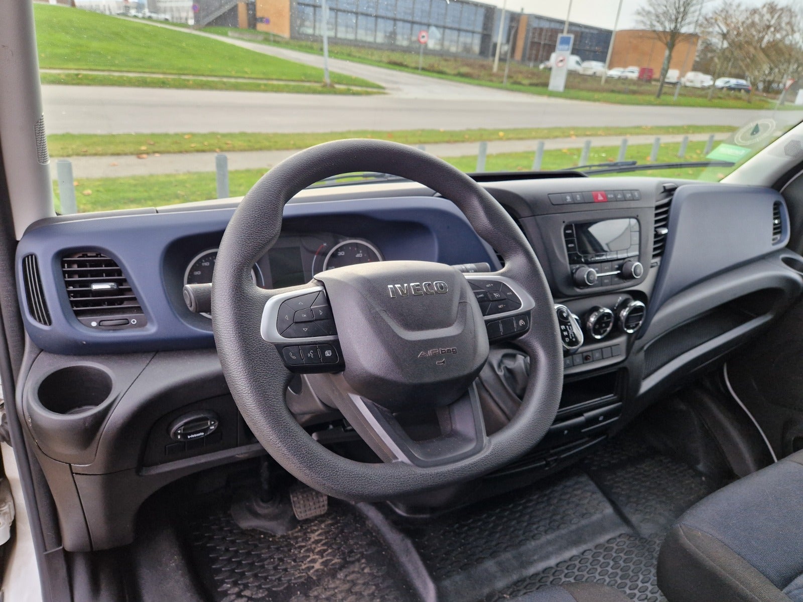 Billede af Iveco Daily 2,3 35S14 Alukasse m/lift AG8