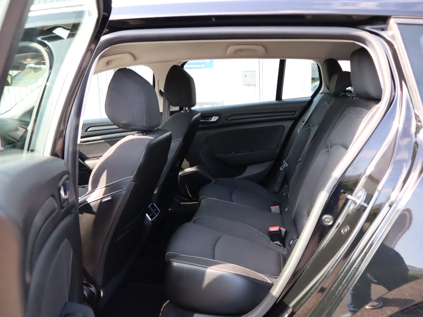 Billede af Renault Megane IV 1,3 TCe 140 Zen Sport Tourer EDC