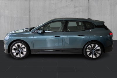 BMW iX xDrive40 - 1