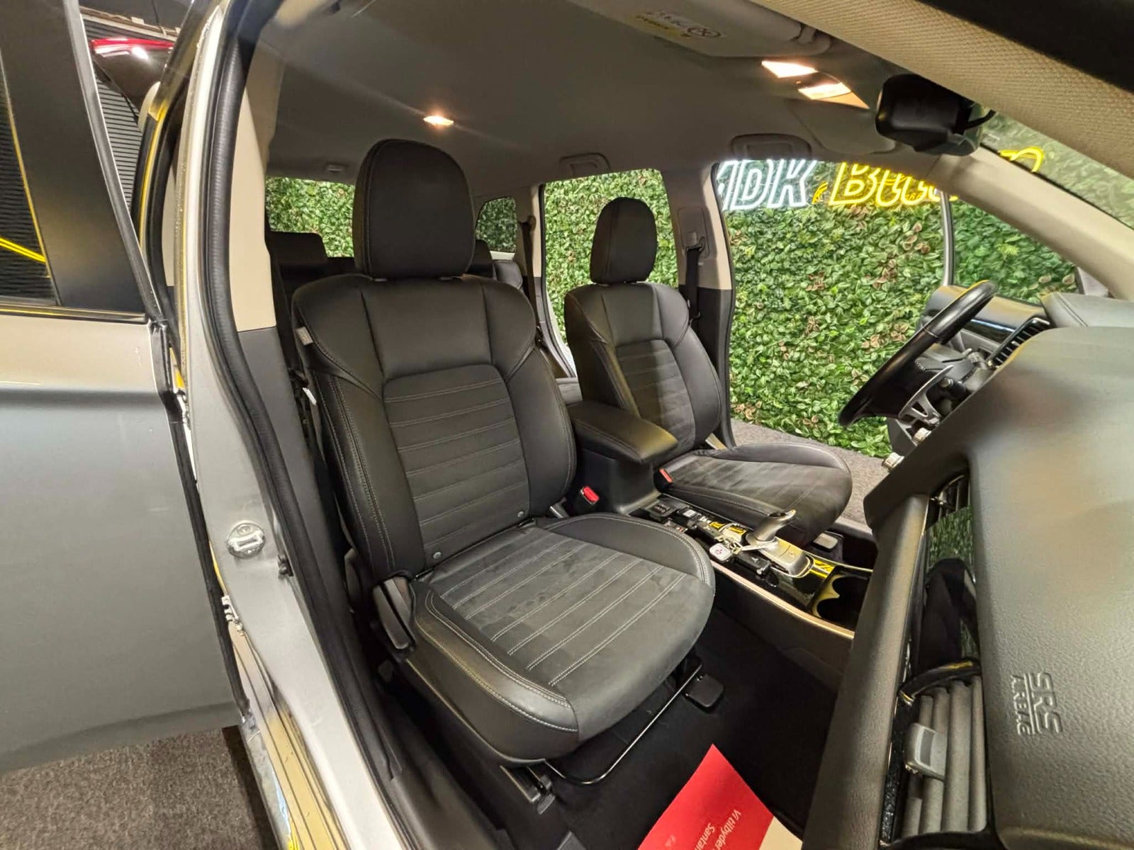 Billede af Mitsubishi Outlander 2,4 PHEV Inform CVT 4WD