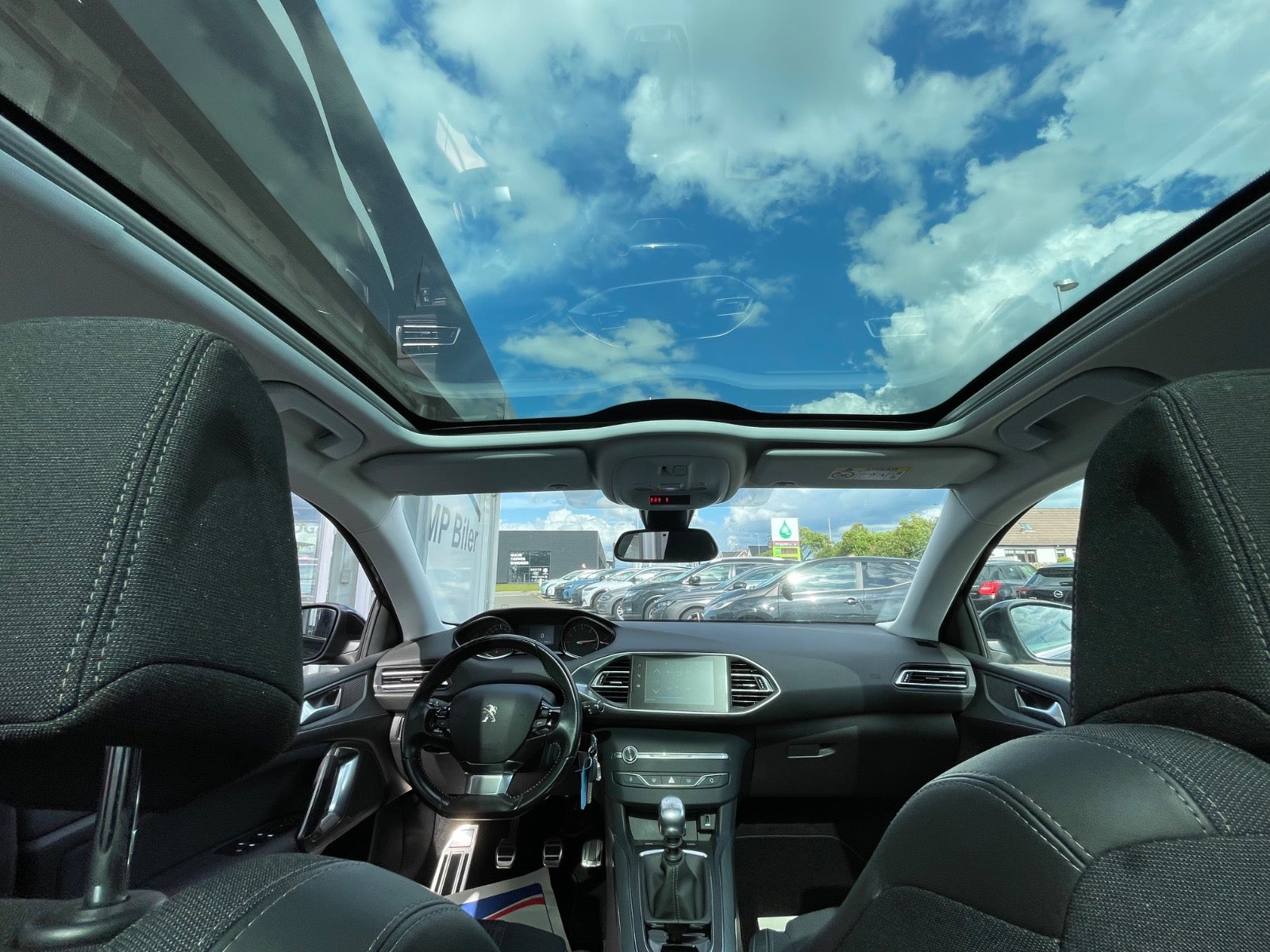 Billede af Peugeot 308 1,6 BlueHDi 120 Allure Sky SW