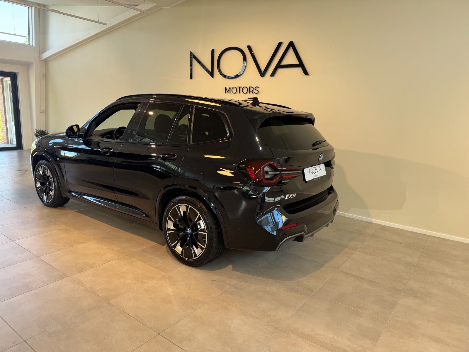 BMW iX3 Charged Plus M-Sport 5d - 9